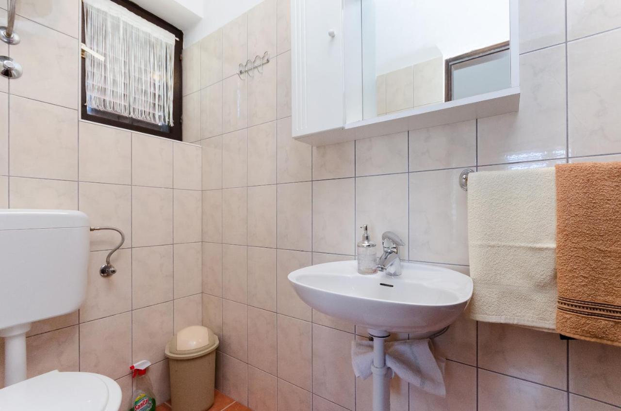 Apartments Luka Supetarska Draga Zewnętrze zdjęcie