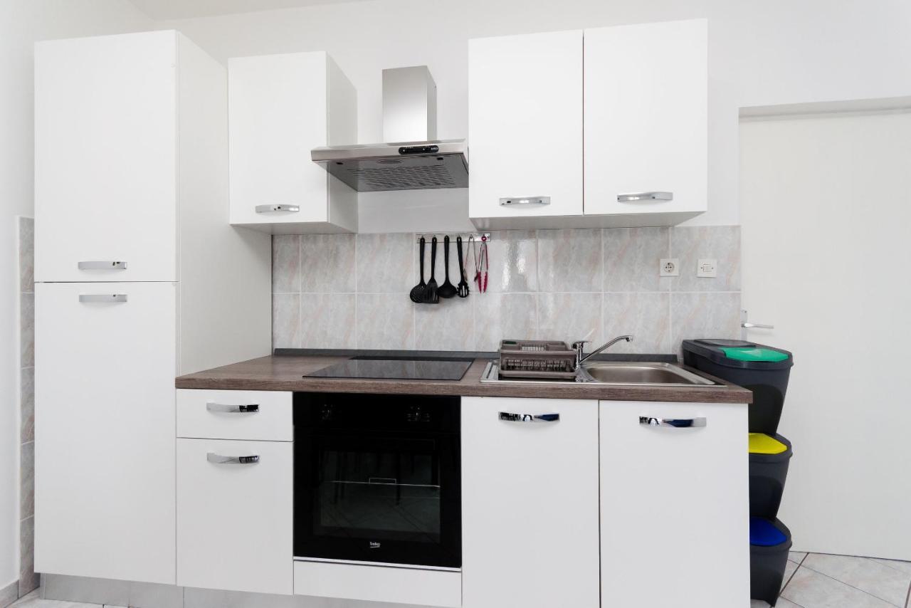 Apartments Luka Supetarska Draga Zewnętrze zdjęcie