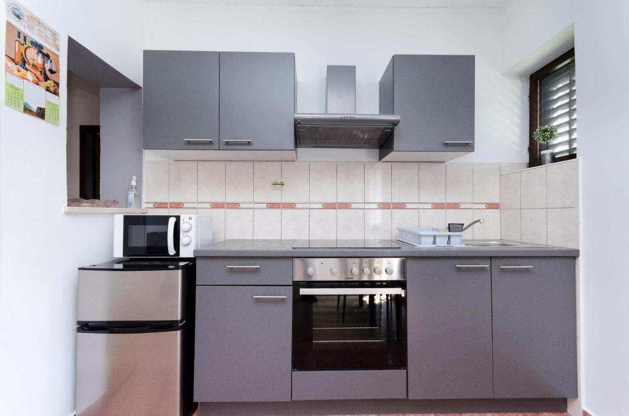 Apartments Luka Supetarska Draga Zewnętrze zdjęcie